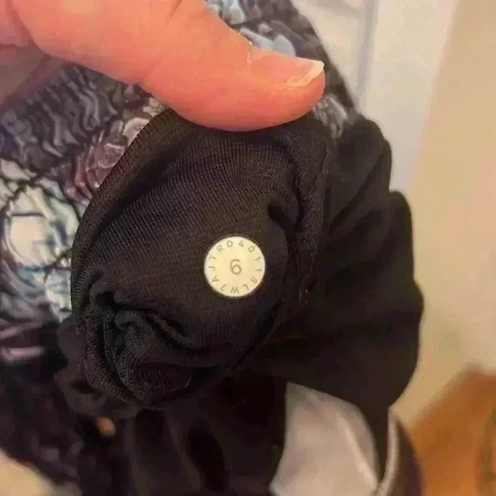 Lululemon Hotty Hot Shorts-Sz 6